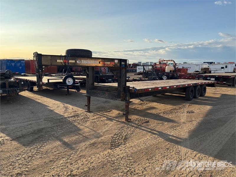 Trailtech 30 ft Tri/A Gooseneck Flatbed Trailer Rimorchi con sponde ribaltabili