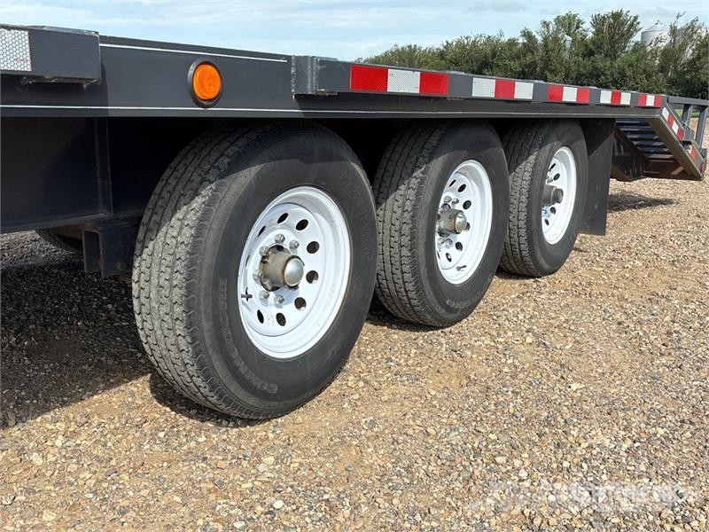 Trailtech 30 ft Tri/A Gooseneck Flatbed Trailer Flatbed/Dropside trailers