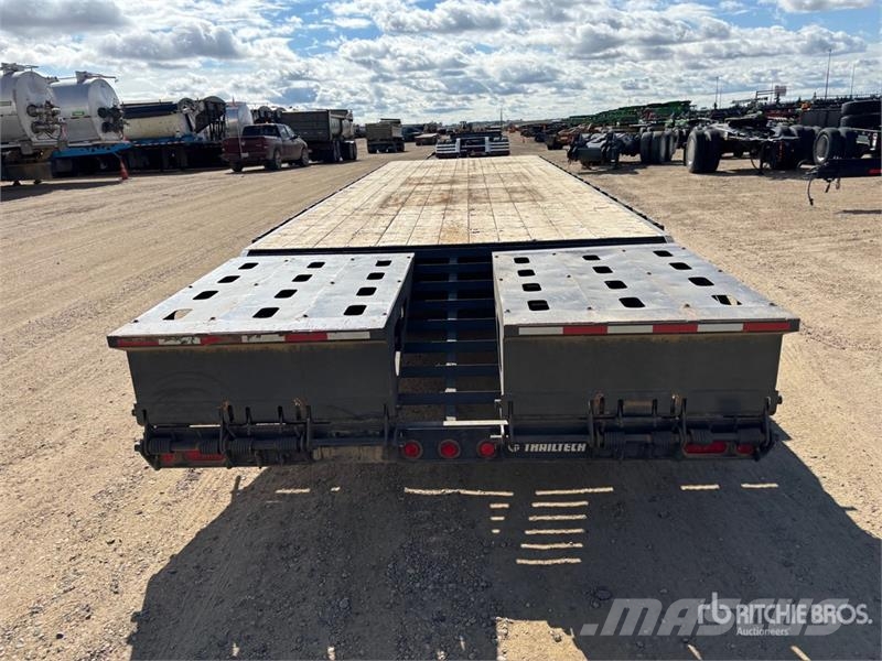 Trailtech TD210PHBTECH 31 ft T/A Equipment Trailer Rimorchio per il trasporto di veicoli