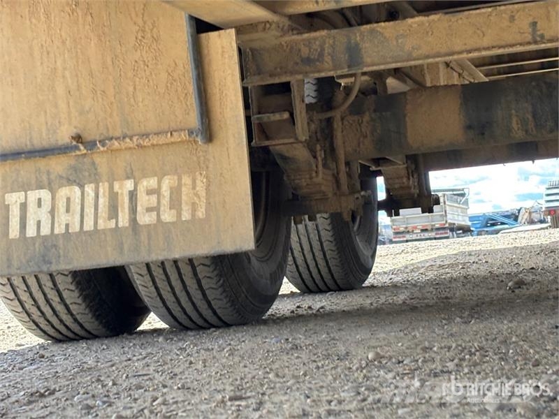 Trailtech TD210PHBTECH 31 ft T/A Equipment Trailer Rimorchio per il trasporto di veicoli