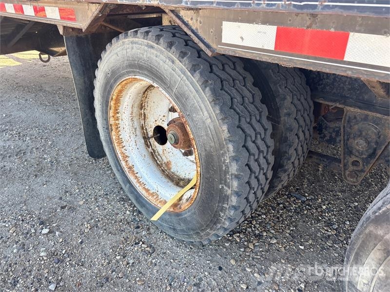 Trailtech TD220 31 ft T/A Flatbed Trailer Lavaperävaunut