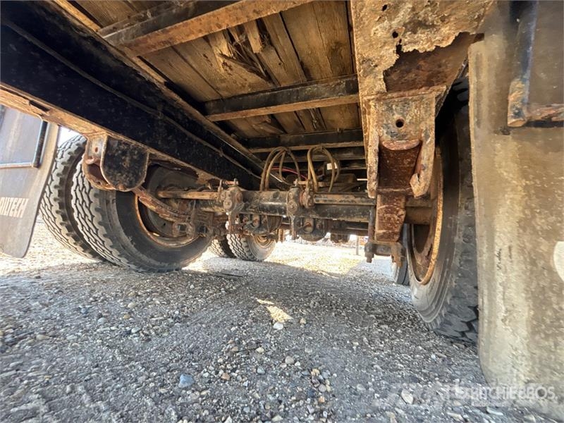 Trailtech TD220 31 ft T/A Flatbed Trailer Lavaperävaunut