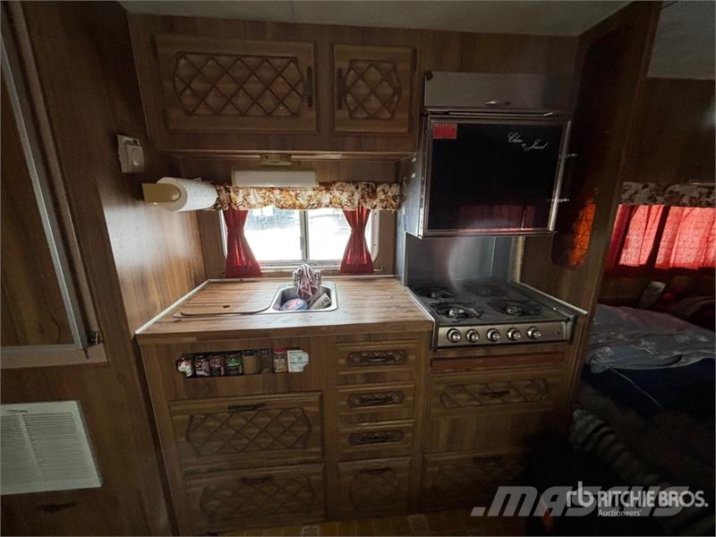  Travelaire 2350 23 ft T/A Travel Trailer 其他拖车