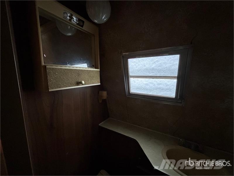  Travelaire 2350 23 ft T/A Travel Trailer 其他拖车