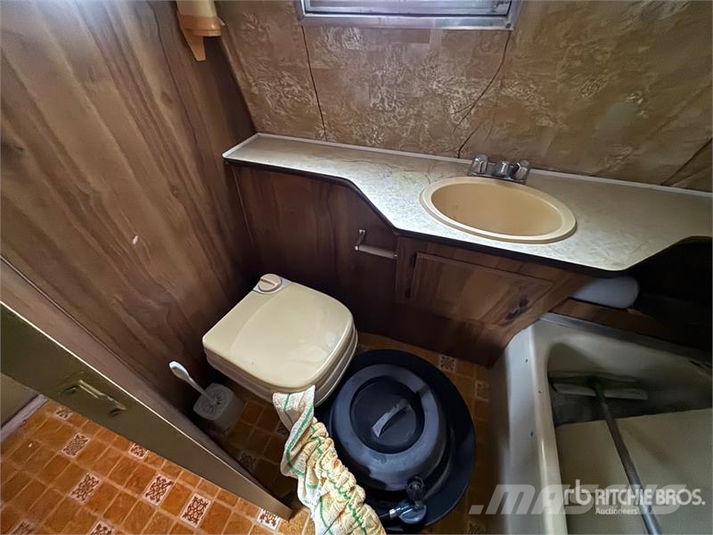  Travelaire 2350 23 ft T/A Travel Trailer 其他拖车