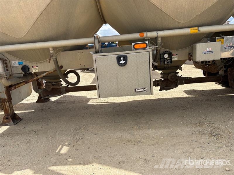 Tremcar 1200 cft Tri/A Pneumatic Bulk Trailer Andre hengere