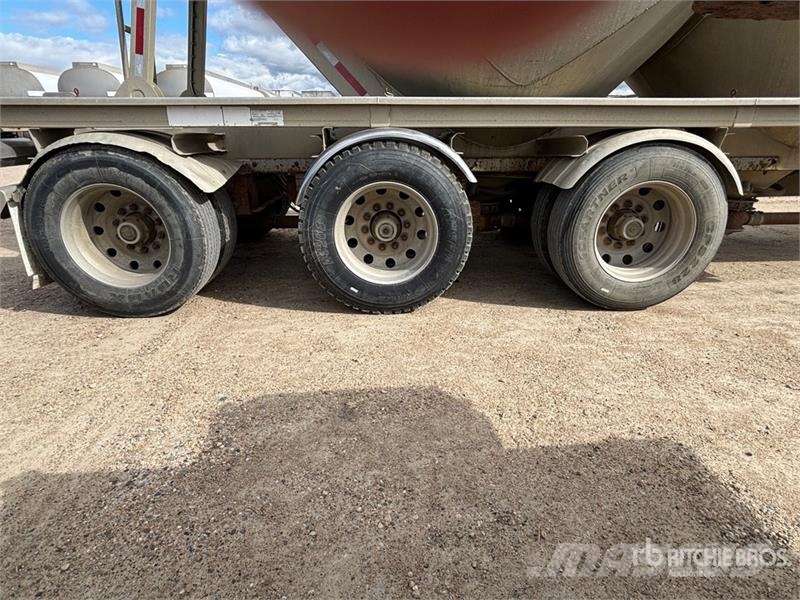 Tremcar 1200 cft Tri/A Pneumatic Bulk Trailer Andre hengere