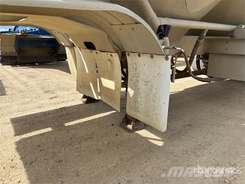 Tremcar 1200 cft Tri/A Pneumatic Bulk Trailer Andre hengere