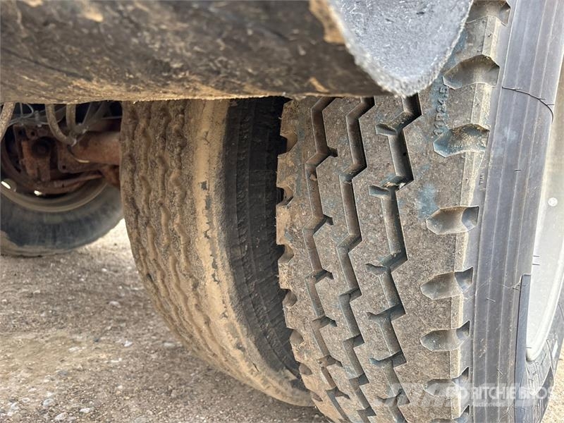 Tremcar 38000 L Tri/A Tanker Trailer مقطورات ذات صهاريج