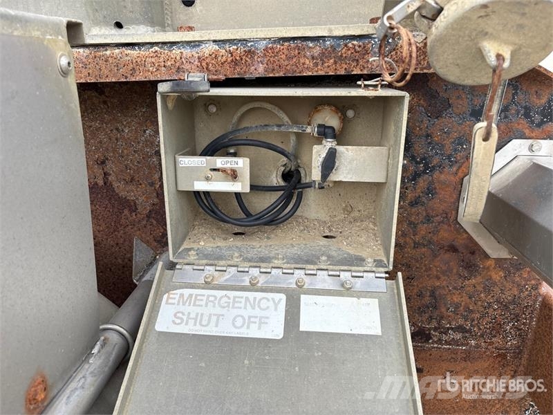Tremcar 38000 L Tri/A Tanker Trailer مقطورات ذات صهاريج
