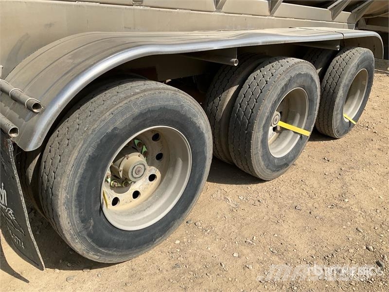 Tremcar 38675 L Tri/A Tanker Trailer مقطورات ذات صهاريج