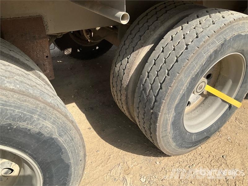 Tremcar 38675 L Tri/A Tanker Trailer مقطورات ذات صهاريج