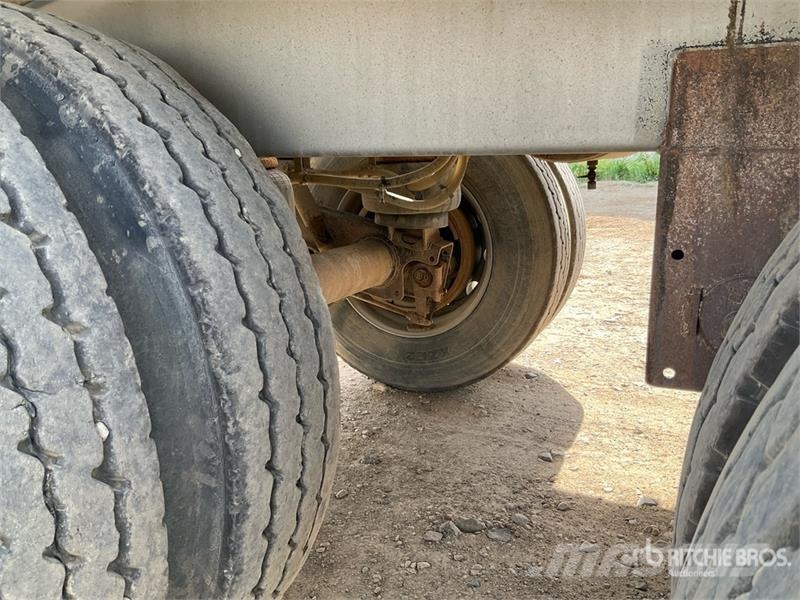 Tremcar 38675 L Tri/A Tanker Trailer مقطورات ذات صهاريج