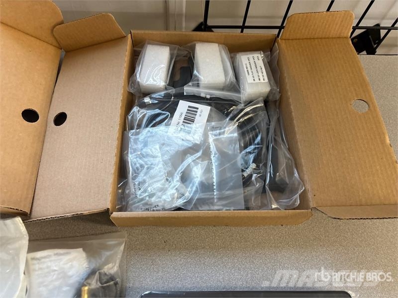 Trimble Auto Steer System (Unused) ملحقات أخرى للجرارات