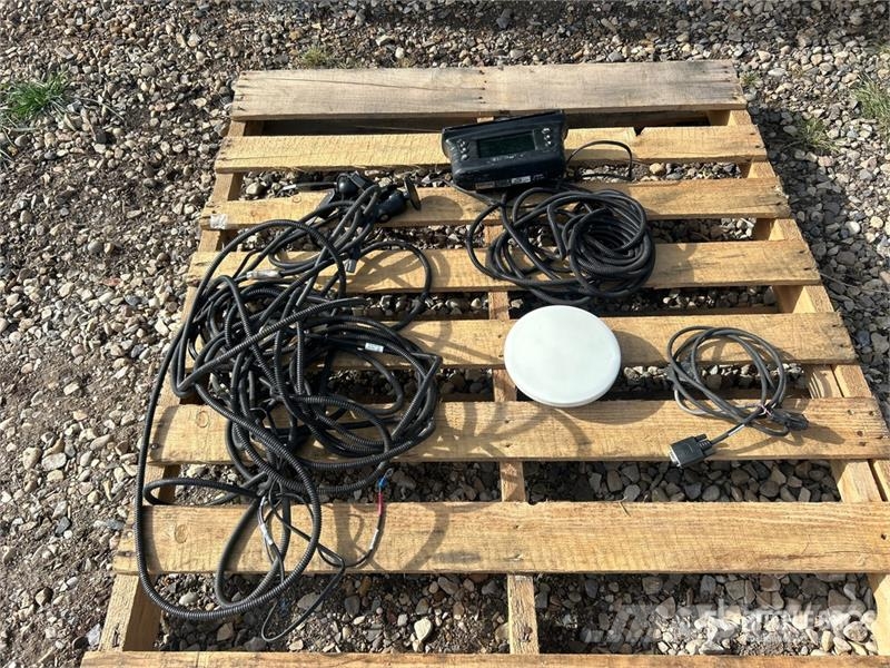 Trimble EZ-Guide 250 Guidance Display ماكينات زراعية - غير ذلك