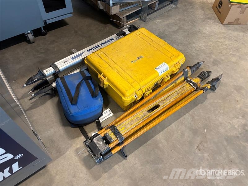 Trimble of (2) Trimble TSC3 Grade Control Display Diger parçalar