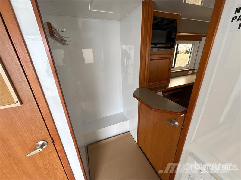 Triple E 21 ft x 8 ft Portable T/A Mobile Office Otros