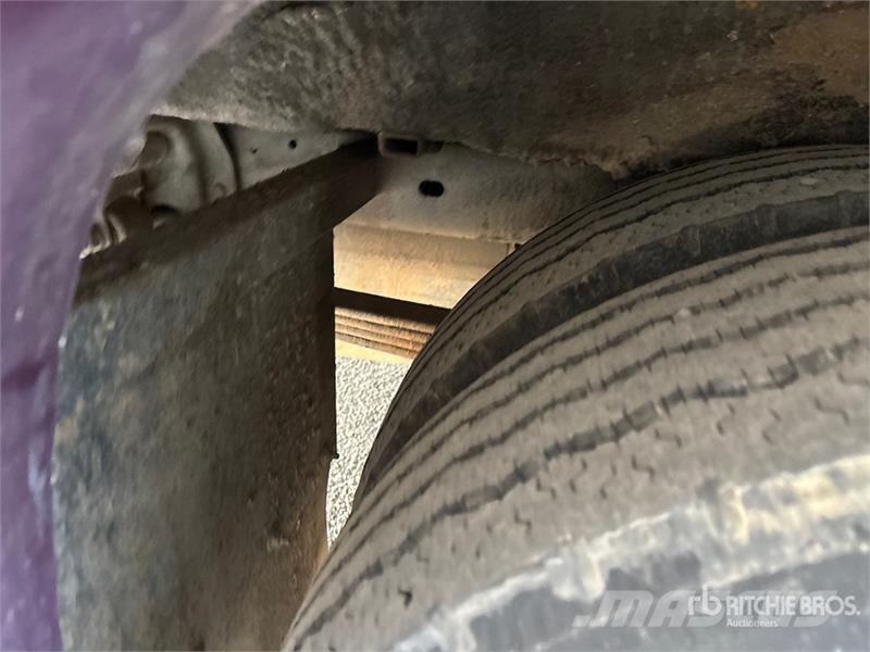 Triple E Commander Motor Home Kemperi un dzīvojamās piekabes