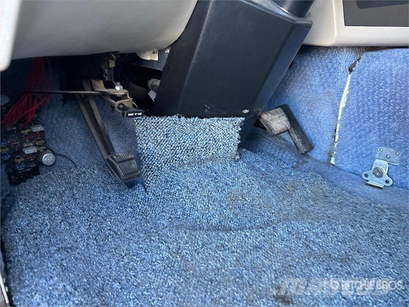 Triple E Commander Motor Home Kemperi un dzīvojamās piekabes