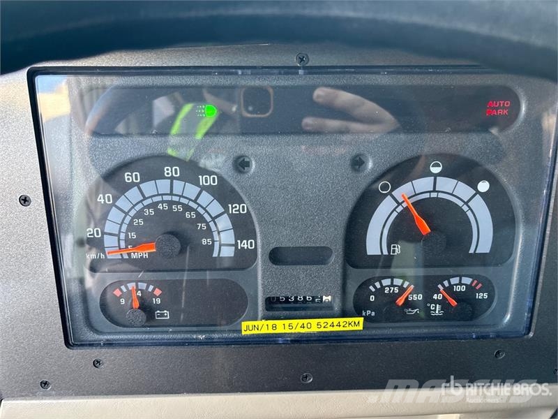 Triple E Commander Motor Home Kemperi un dzīvojamās piekabes
