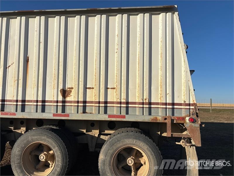 Triple E Industries 44 ft Tri/A Grain Trailer Прицепы перегрузчики зерна