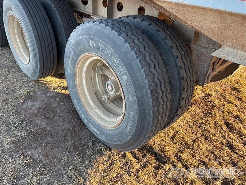 Triple E Industries 44 ft Tri/A Grain Trailer Прицепы перегрузчики зерна