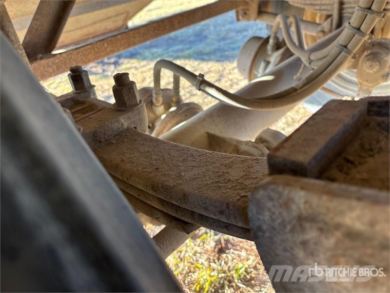 Triple E Industries 44 ft Tri/A Grain Trailer Прицепы перегрузчики зерна