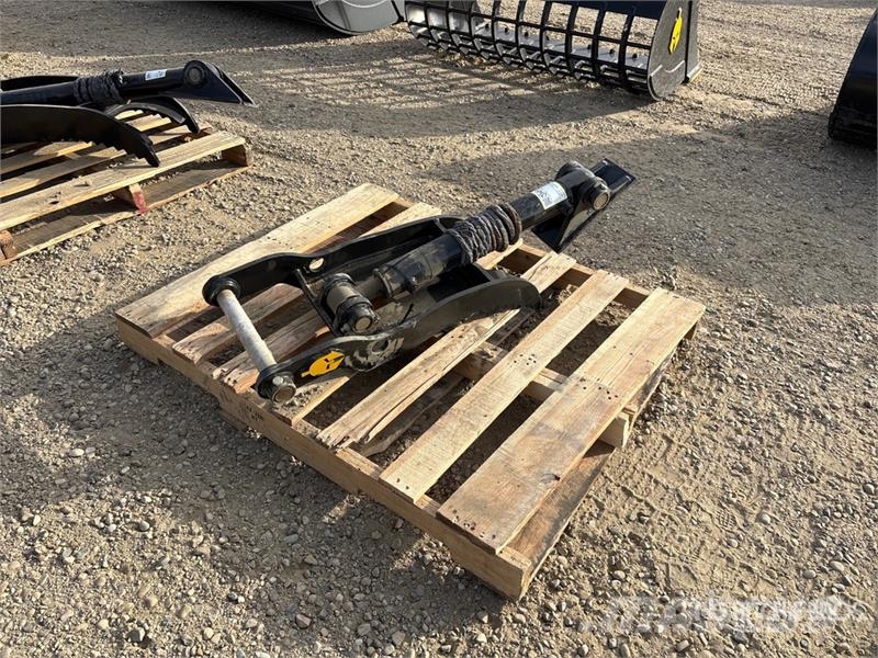 Trojan 3.5T-40 30 in Hydraulic Excavator Thumb - Fits Cat Žlice
