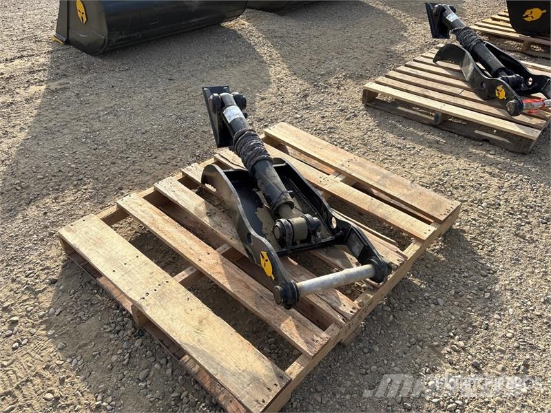 Trojan 3.5T-40 30 in Hydraulic Excavator Thumb - Fits Cat Žlice