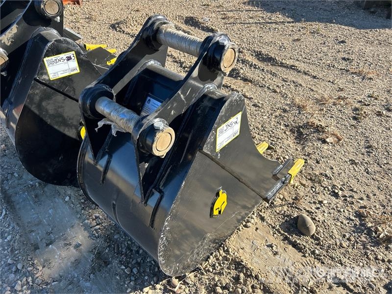 Trojan 35CL 18 in Digging Excavator Bucket - Fits 45 mm C Kaušai