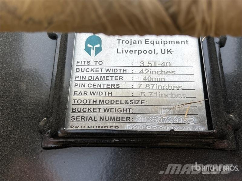 Trojan 35CL 42 in Cleanup Excavator Bucket - Fits Cat 303 Žlice