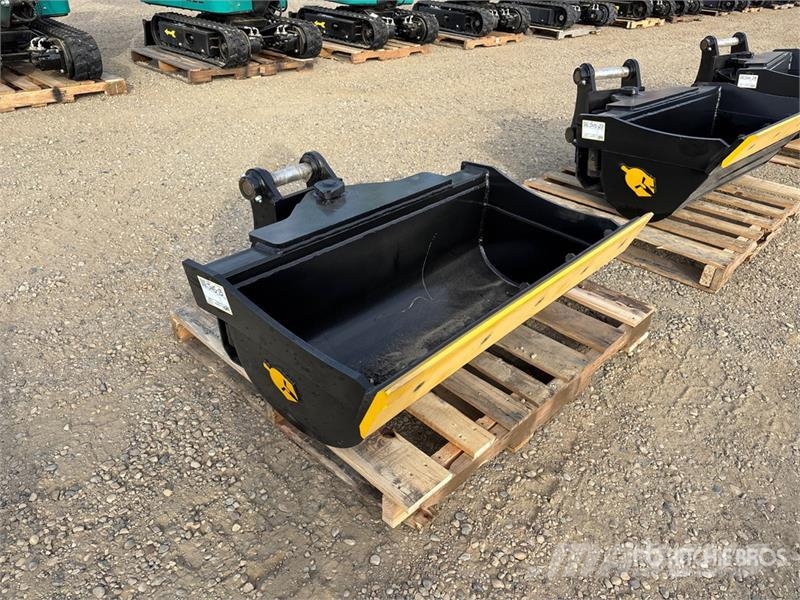 Trojan 50CL 42 in Hydraulic Tilting Excavator Bucket - Fi Žlice