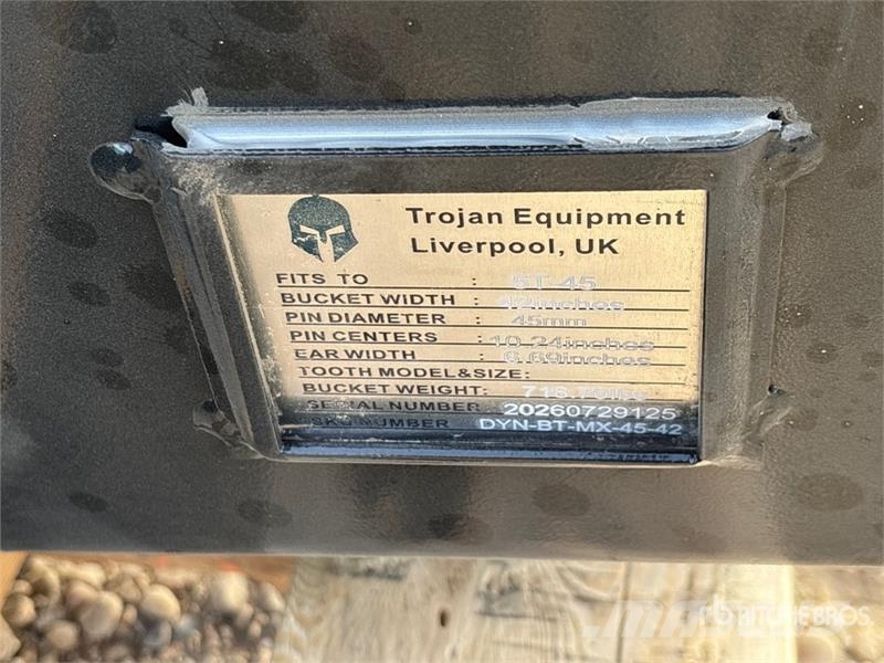 Trojan 50CL 42 in Hydraulic Tilting Excavator Bucket - Fi Žlice