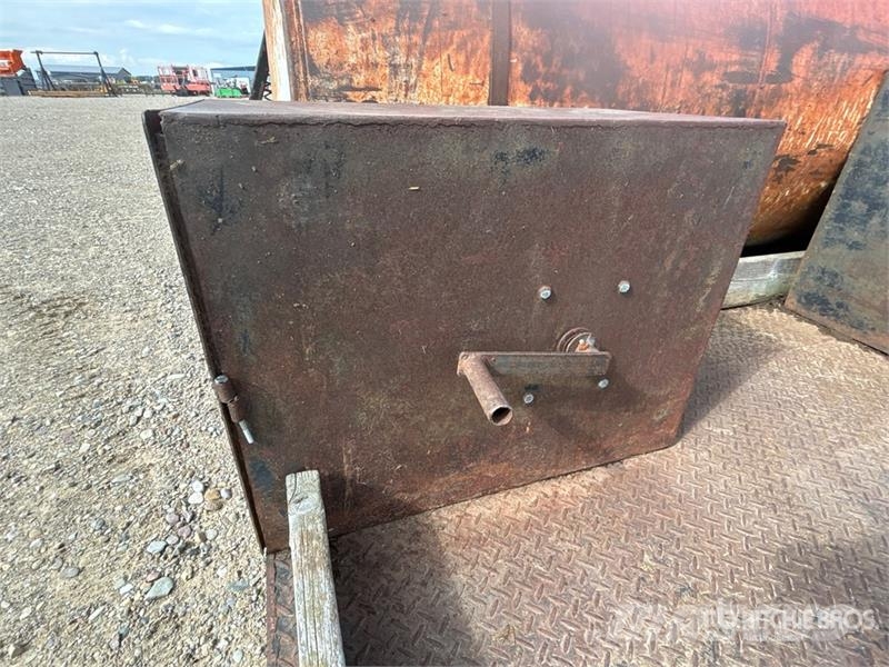 Truck Flatbed Body Фургони