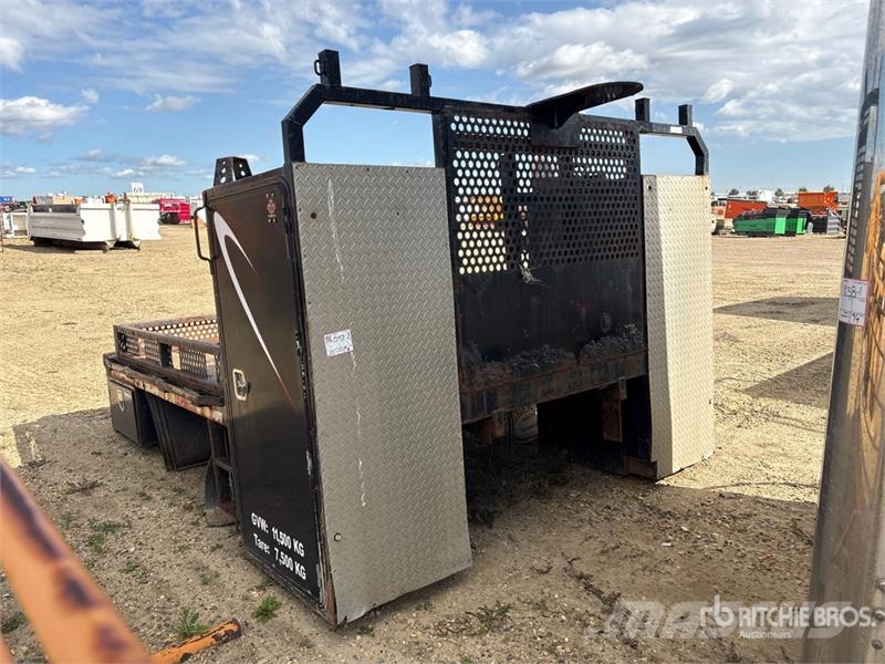 Truck Flatbed Body Фургони