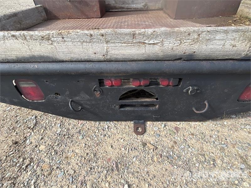 Truck Flatbed Body Фургони