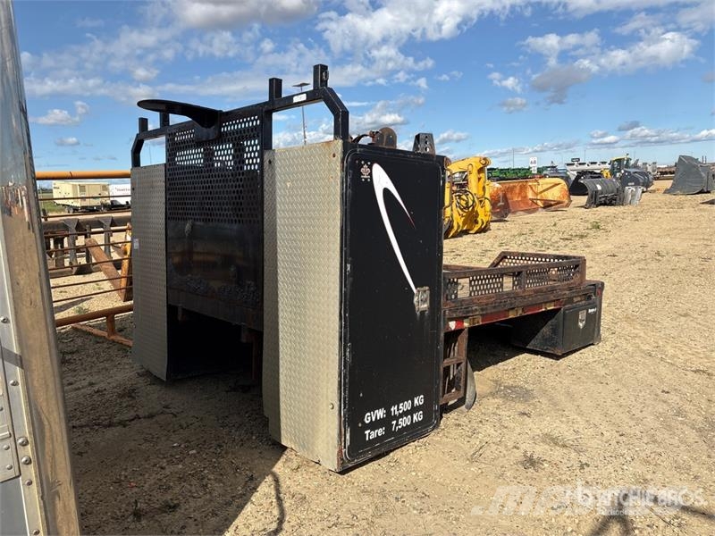 Truck Flatbed Body Фургони