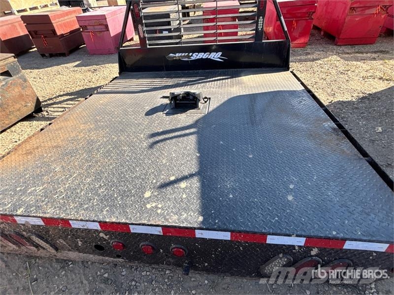 Truck Flatbed Body Фургони