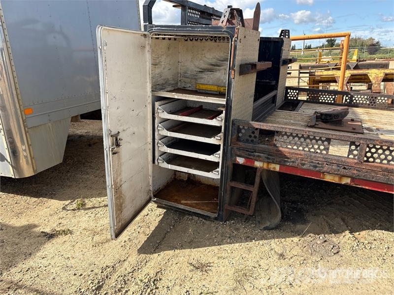 Truck Flatbed Body Фургони