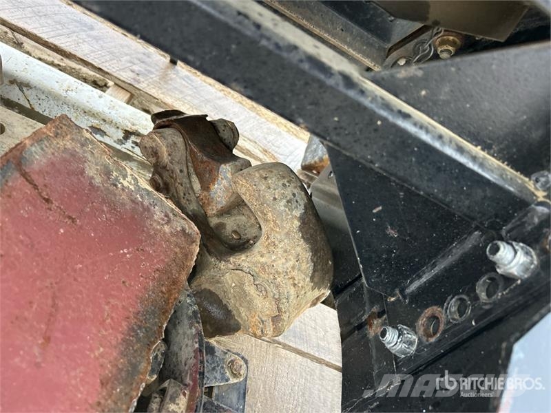  Truck Hitches معدات النقل - غير ذلك