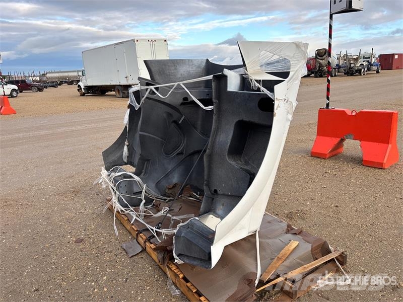  Truck Hood (Unused) شاحنات أخرى