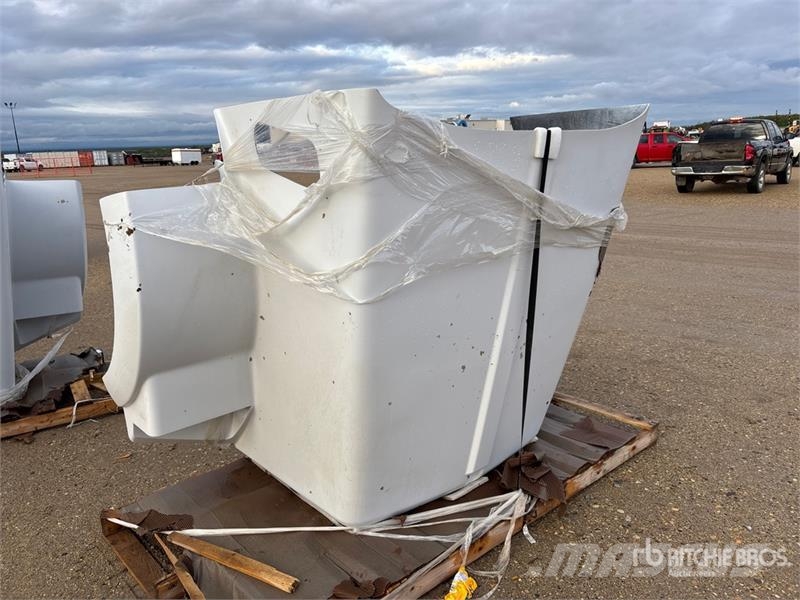  Truck Hood (Unused) شاحنات أخرى