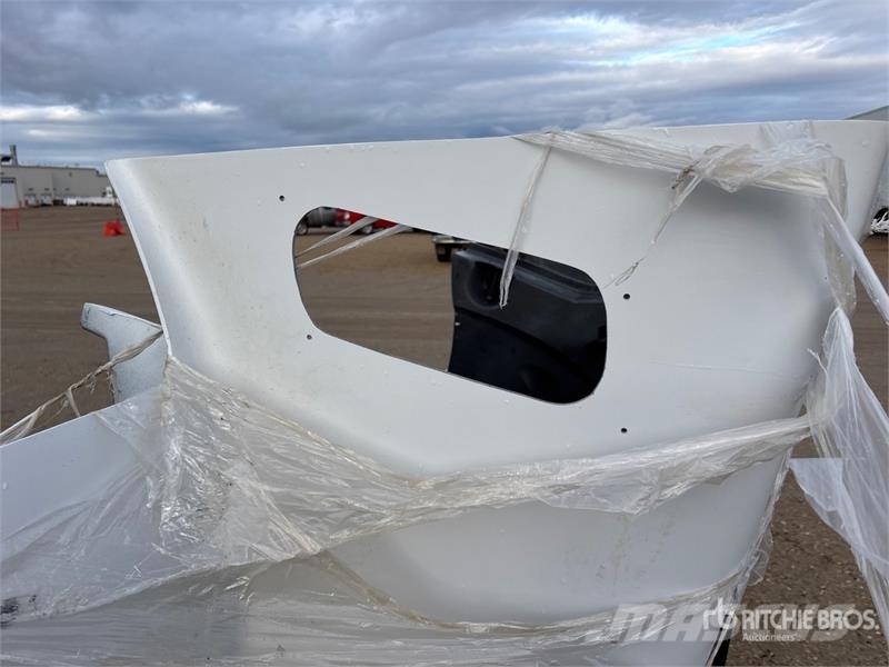  Truck Hood (Unused) شاحنات أخرى