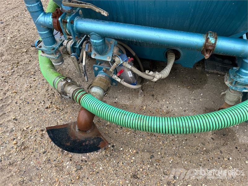 Truck Tank Body معدات النقل - غير ذلك