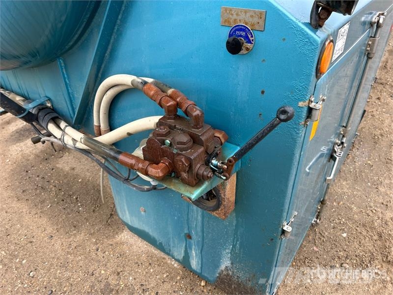 Truck Tank Body معدات النقل - غير ذلك