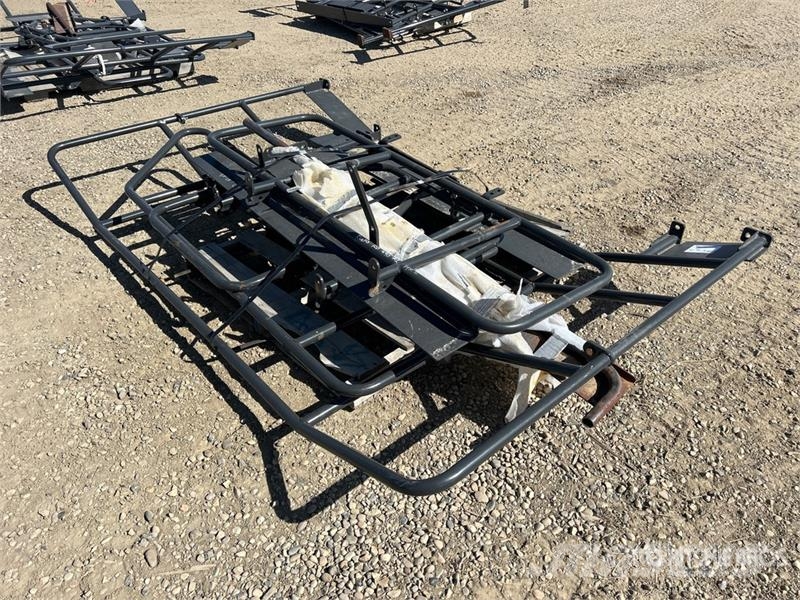 Tusk Folding Hand Rails (Unused) - Fits Hitachi ZX490-6 Otros componentes