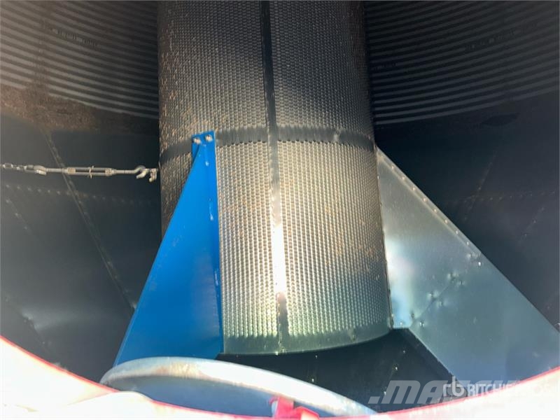 Twister +/- 4000 bu 5 Ring Hopper Grain Bin Crop processing and storage units/machines - Others