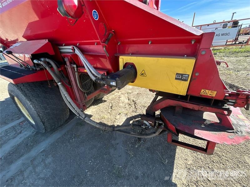  Ty-Crop MH400 Tow Behind Top Dresser Lauksaimniecība- Citi
