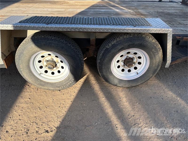 Ubuilt 16 ft T/A Equipment Trailer Auto pārvadāšanas treileri