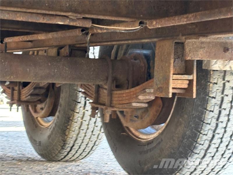 Ubuilt 16 ft T/A Equipment Trailer Auto pārvadāšanas treileri
